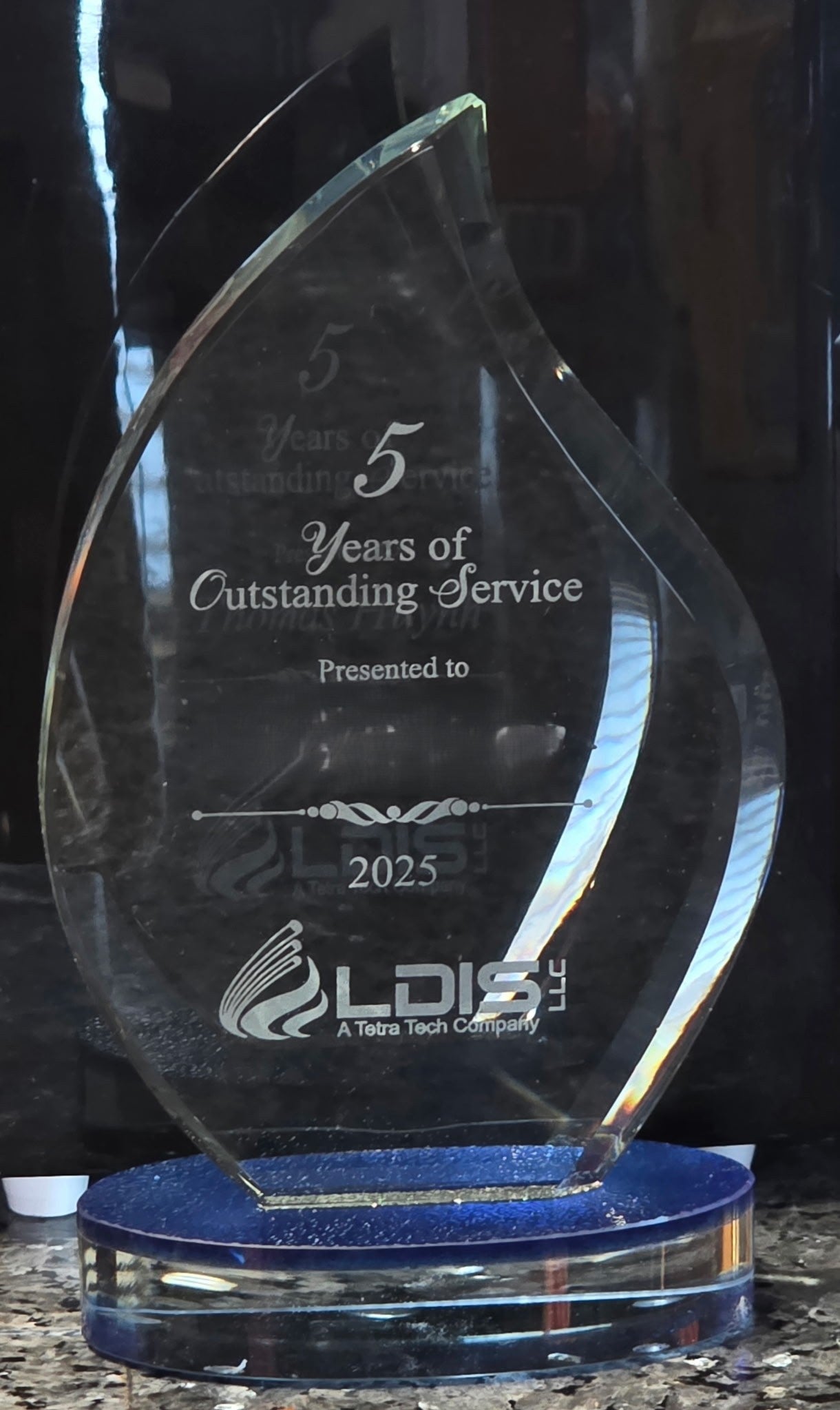 Headley Award – Starfire Crystal with Sapphire-Textured Base